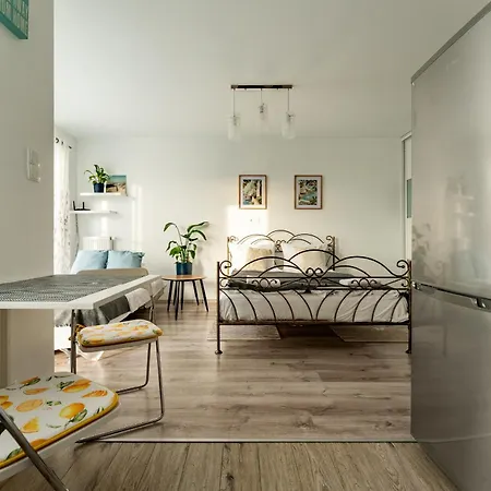 Peaceful Retreat By Bookinghost Appartement